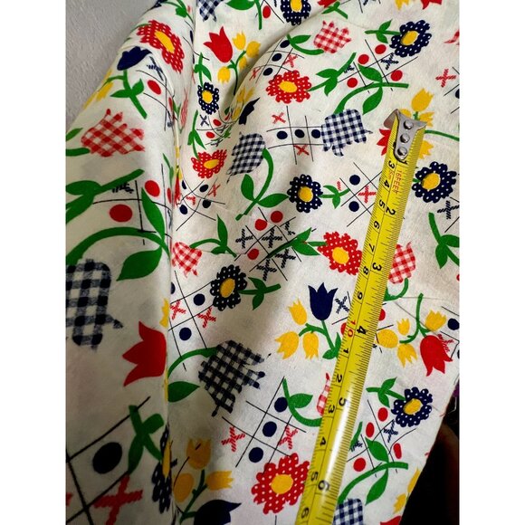 XOX Floral Daisy Tulip Flower Fabric Small Print 2 Pcs. 44" W x 32" & 19" x 44" - Picture 2 of 11